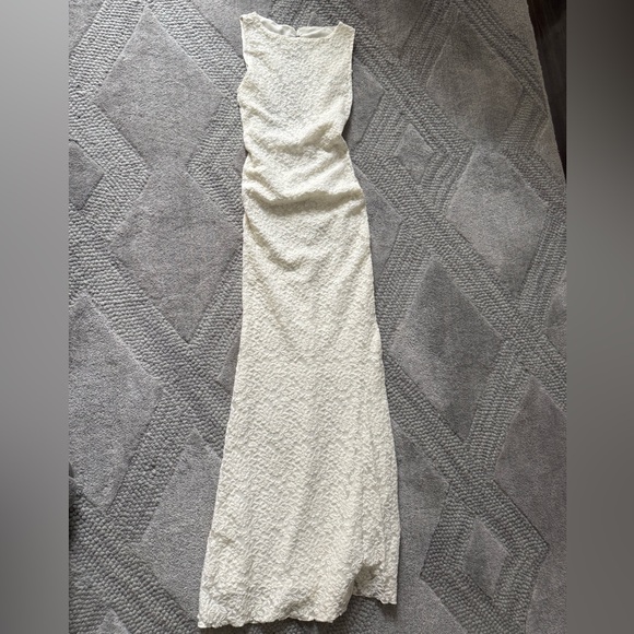 Alice + Olivia lace cream maxi dress. Size 4.